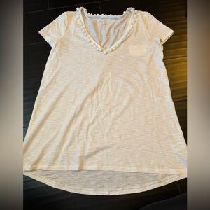 Lilly Pulitzer Etta top V-Neck Tee with Pom pom Accents resort white EUC